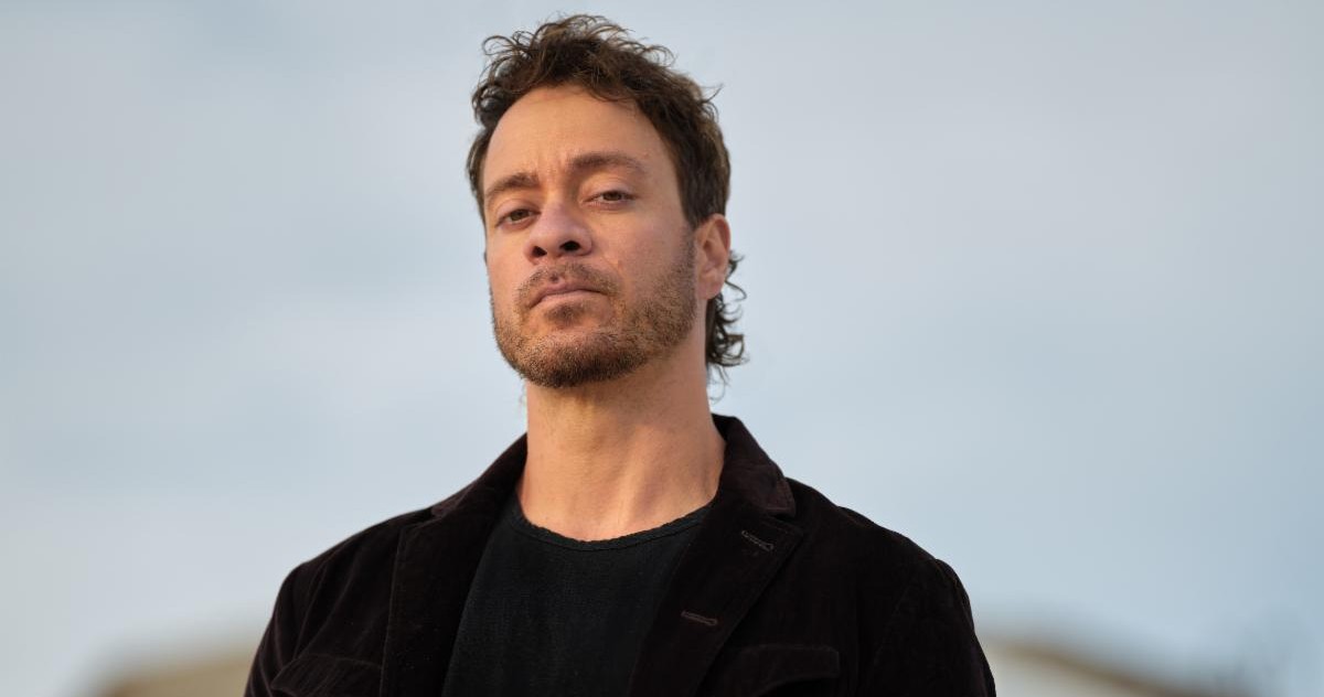 Amos Lee press August 2021