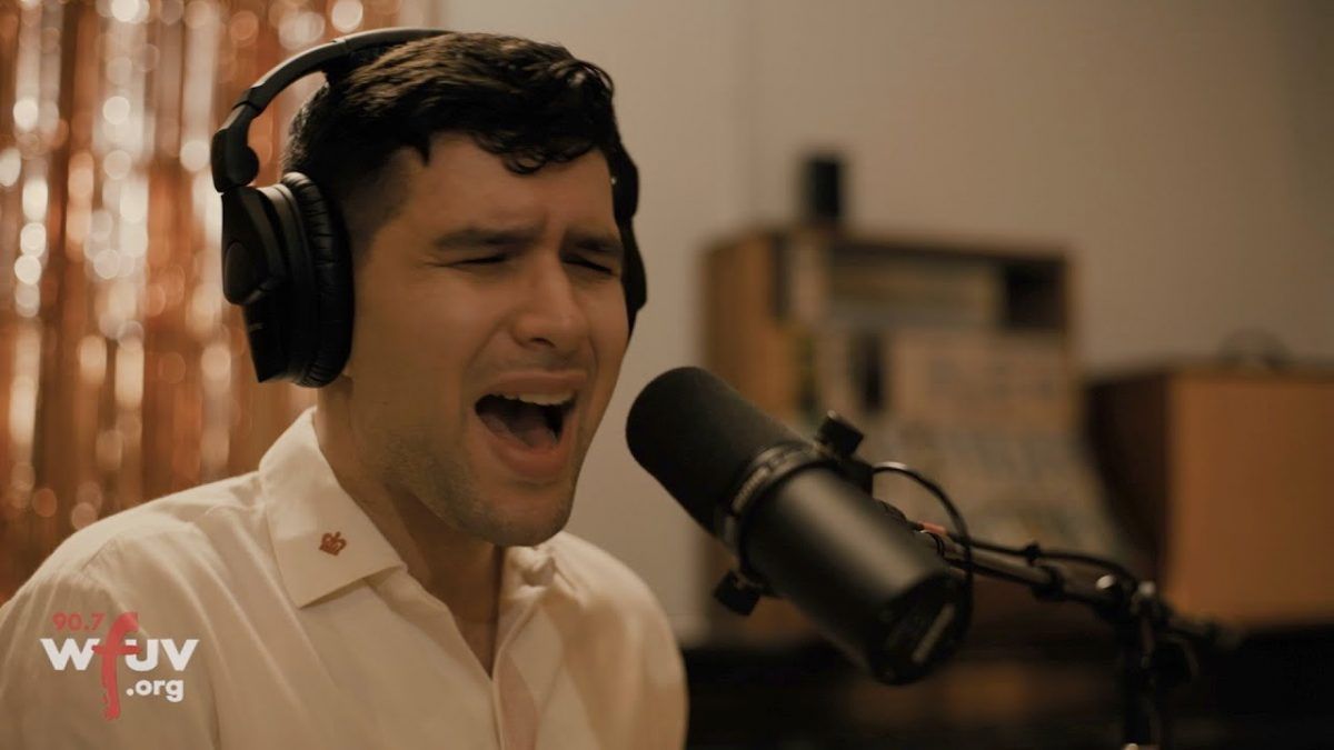 Durand Jones & The Indications - "The Way That I Do" (Live for WFUV)