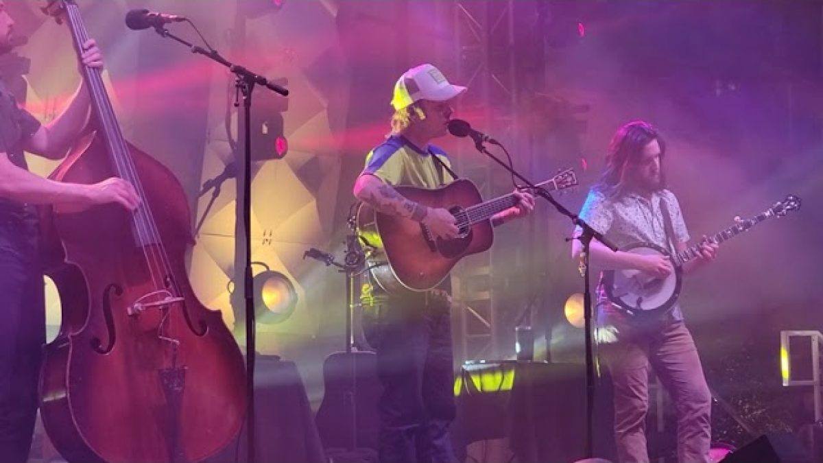 Billy Strings 9/4/21 "Roving Gambler"