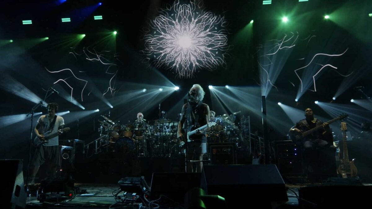 Dead & Company Dusts Off ‘Big River’ & ‘Johnny B. Goode’ In St. Louis