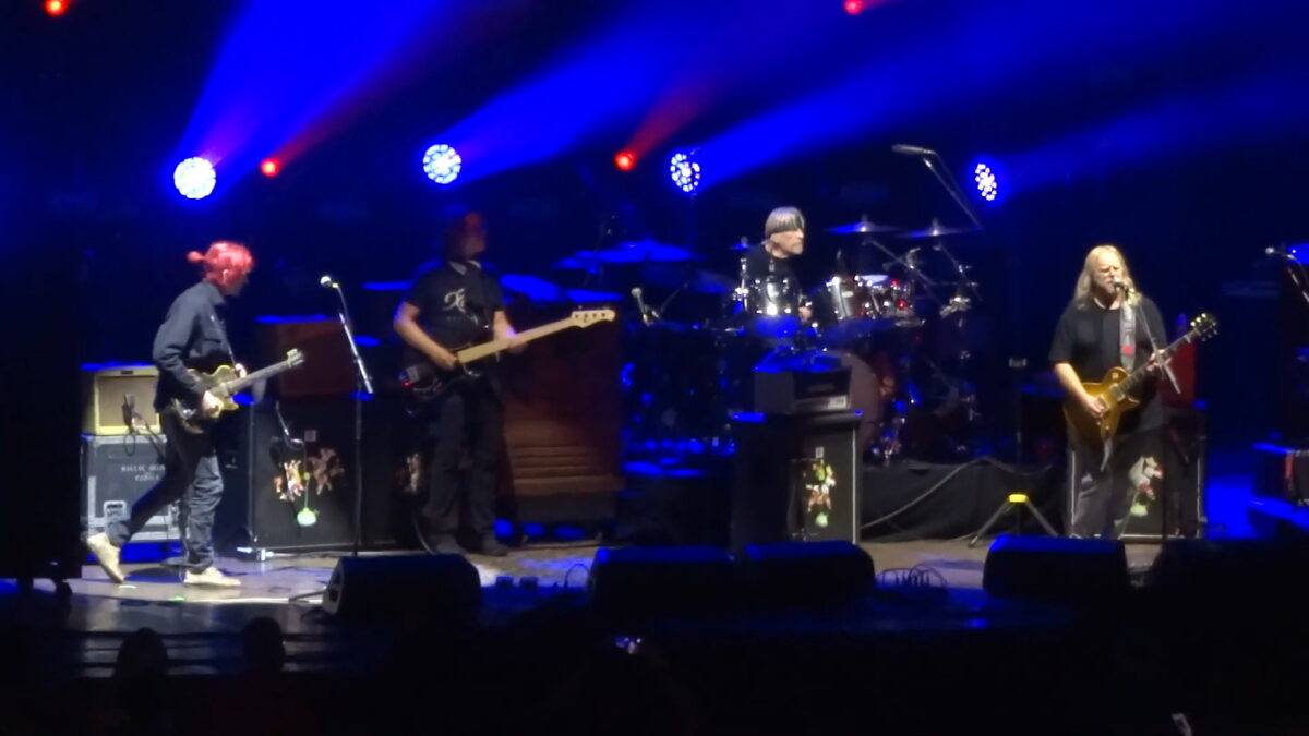 Gov’t Mule & Micah Nelson Cover Neil Young In Philadelphia