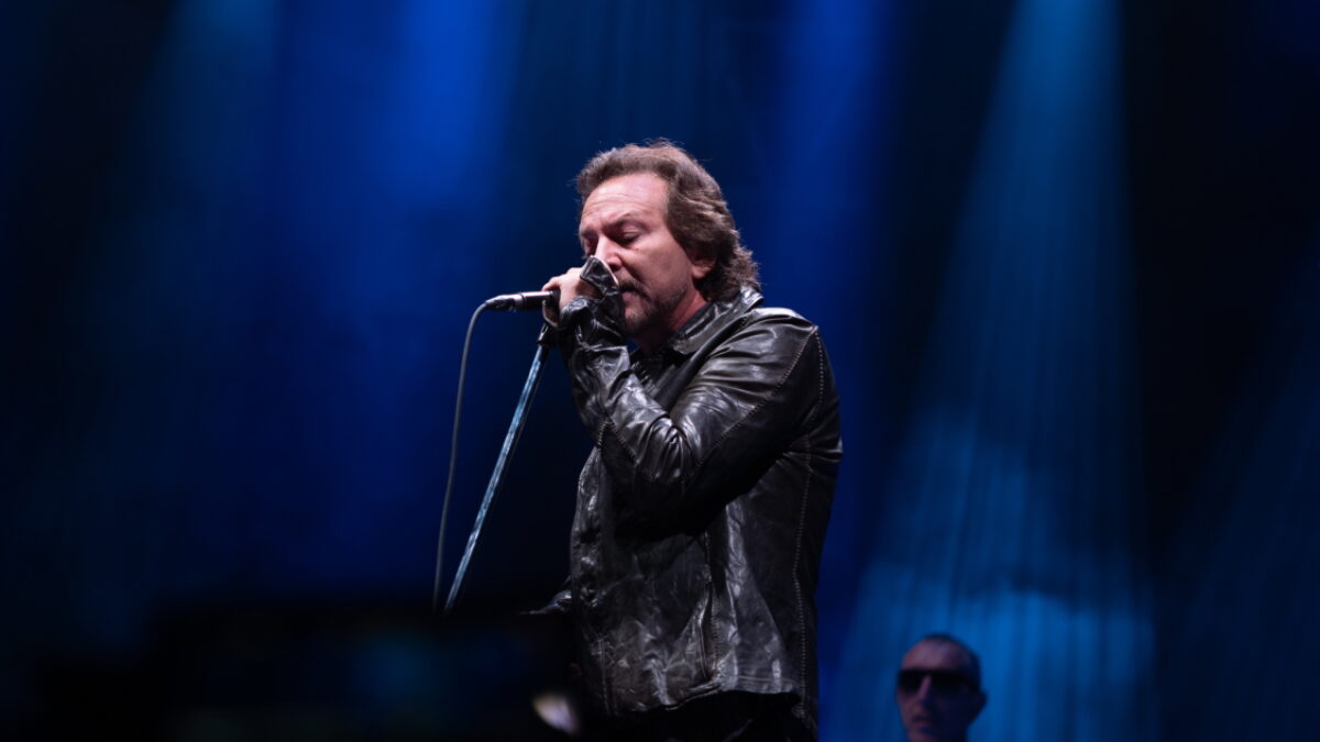 Watch Eddie Vedder Debut ‘Long Way’ Live At Ohana 2021: Pro-Shot Video