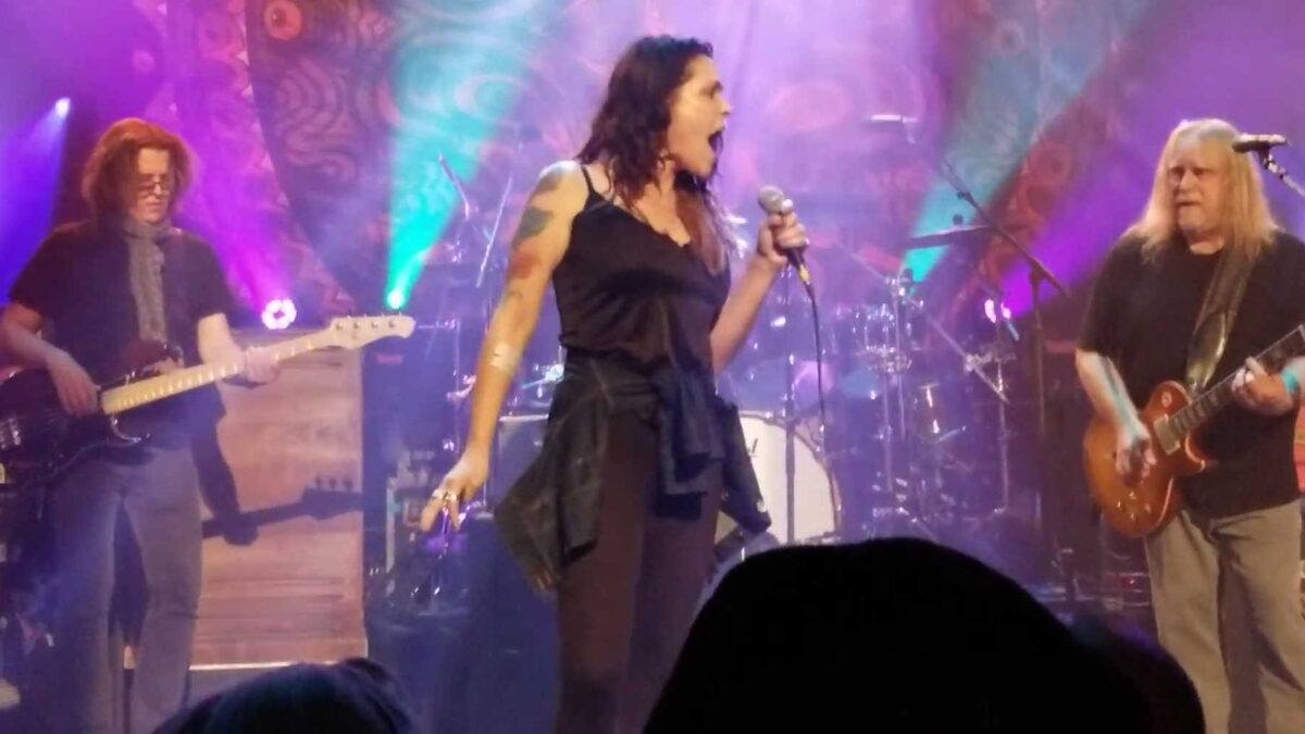 Beth Hart Joins Gov’t Mule In Los Angeles
