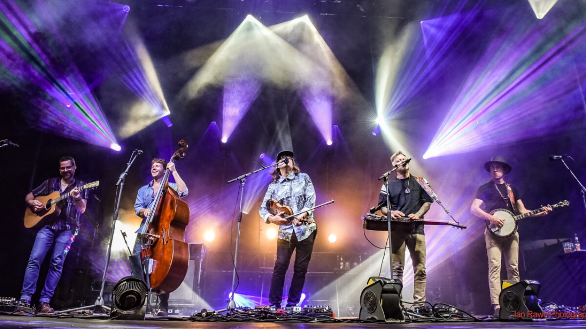 The Infamous Stringdusters Expand Infamous Ski Dust Tour 2023