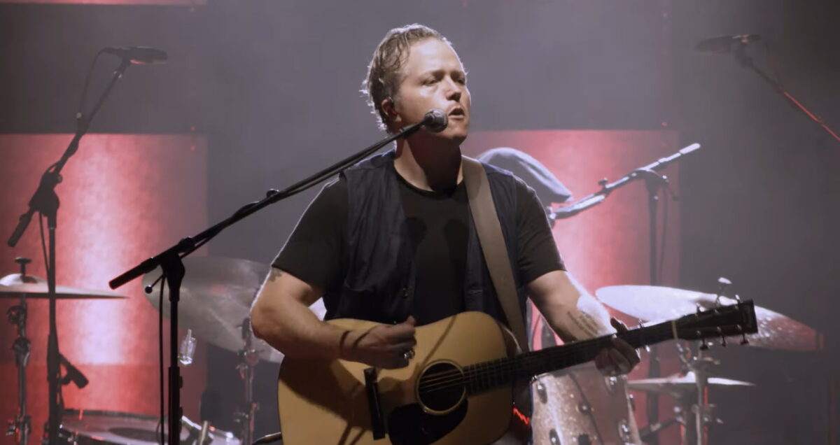 Watch Jason Isbell & The 400 Unit Cover R.E.M.’s ‘Driver 8’ In