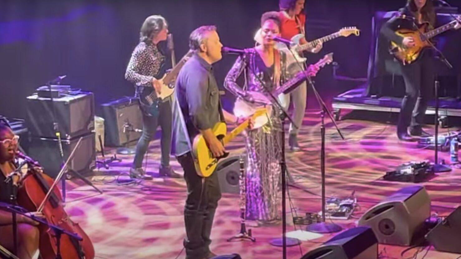 Watch Jason Isbell Allison Russell Cover Stop Draggin My Heart Around At The Ryman