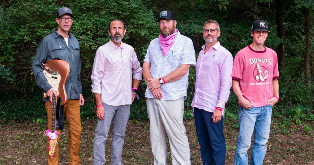 moe Real Men Wear Pink