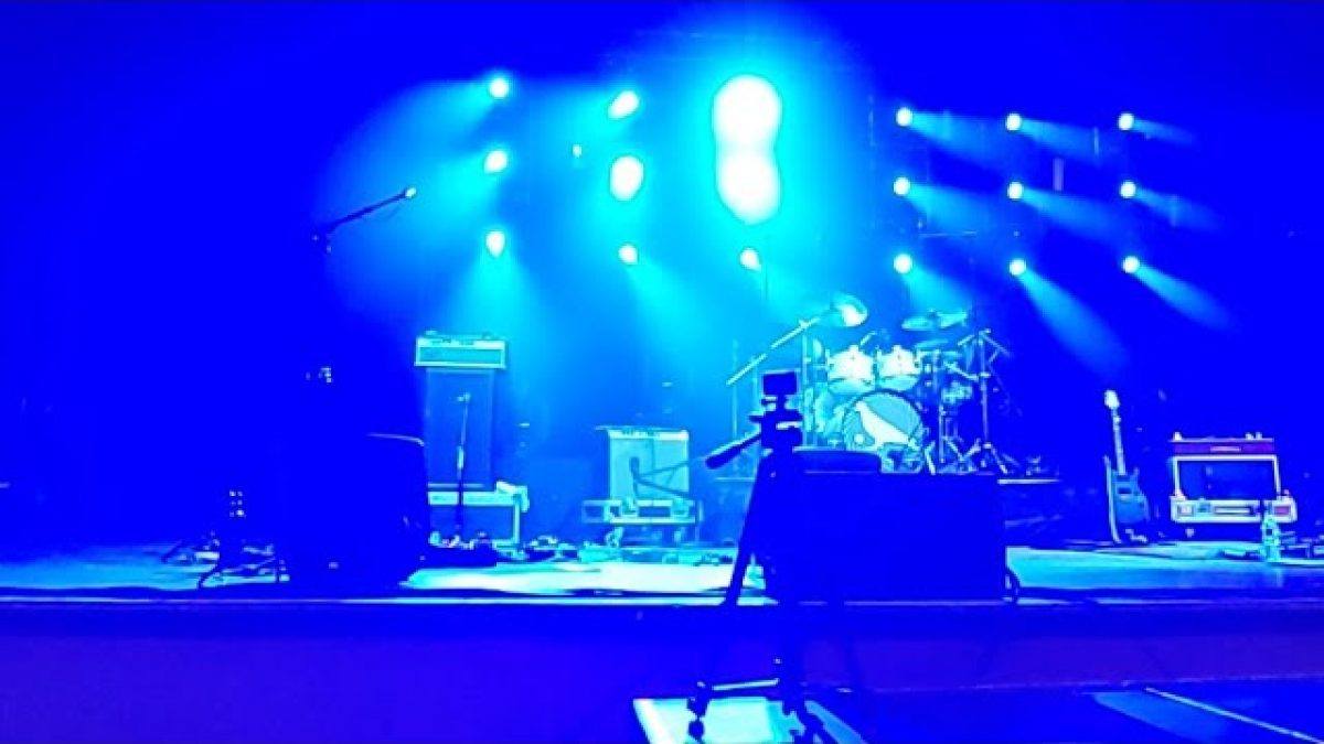 Pigeons Playing Ping Pong 10/9/21 State Theater Set 2