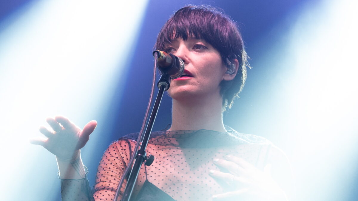 sharon-van-etten-ohana-2021-d-