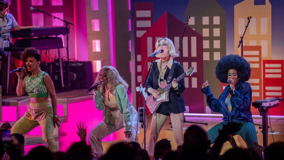 St. Vincent Brings Daddy's Home Tour To New Haven
