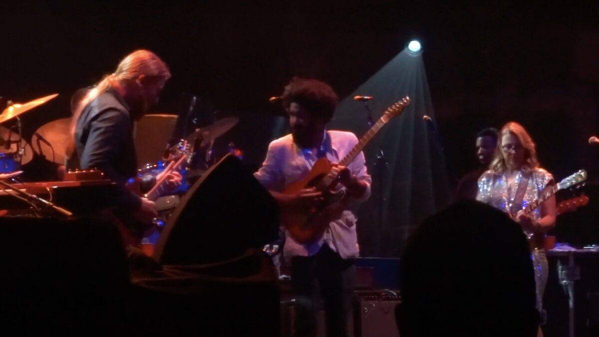 Tedeschi Trucks Band Welcomes Tash Neal At Beacon Theatre
