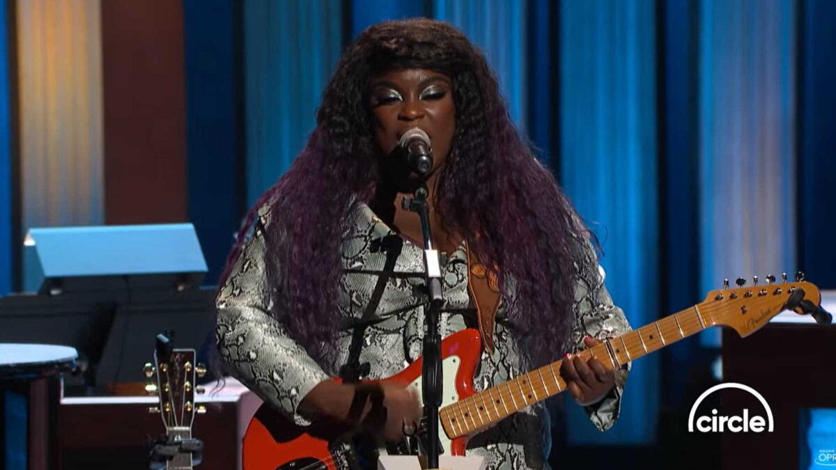 Watch Yola Perform ‘Diamond Studded Shoes’ Live At The Grand Ole Opry