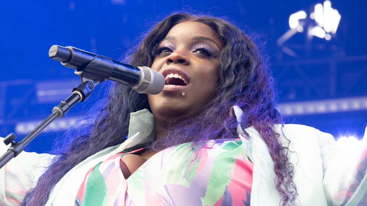 Yola Reschedules February Tour Dates For September 2022 Due To COVID-19