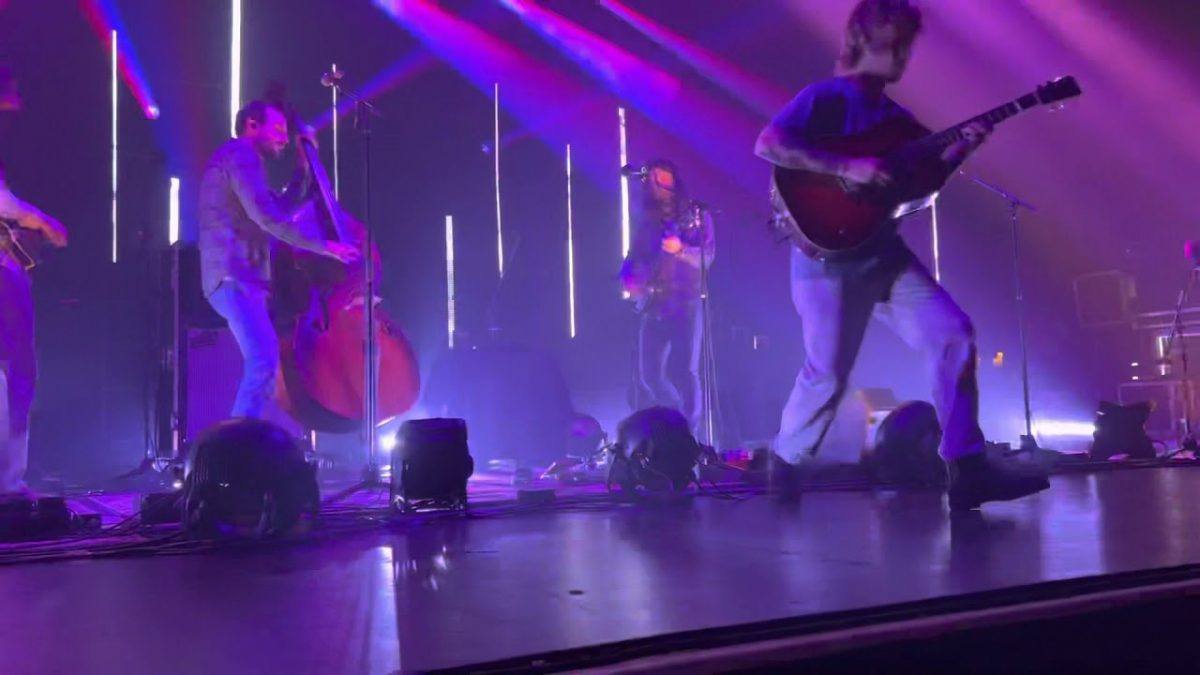 Billy Strings - Hide and Seek - 11/03/21 Riverside Theatre, Milwaukee, WI
