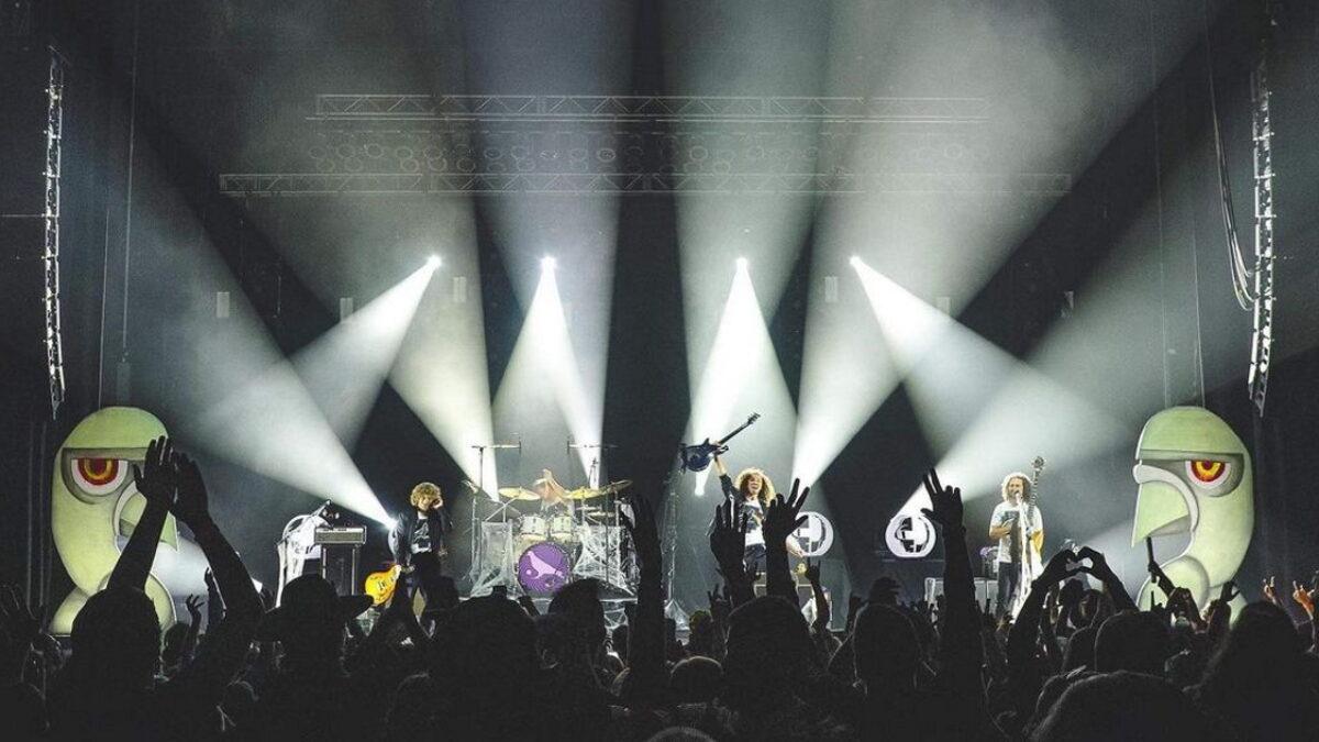 Pigeons Playing Ping Pong Present 'Daft Side Of The Moon' Halloween Run