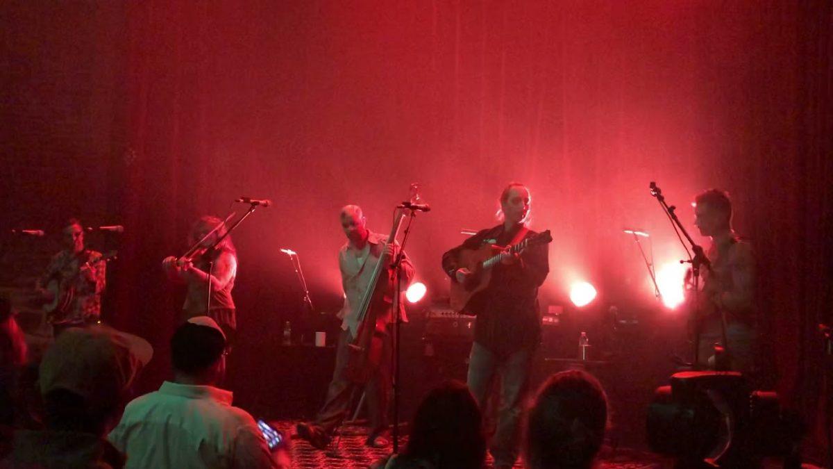 Yonder Mountain String Band - Ever Fallen In Love (With Someone You Shouldn’t’ve)