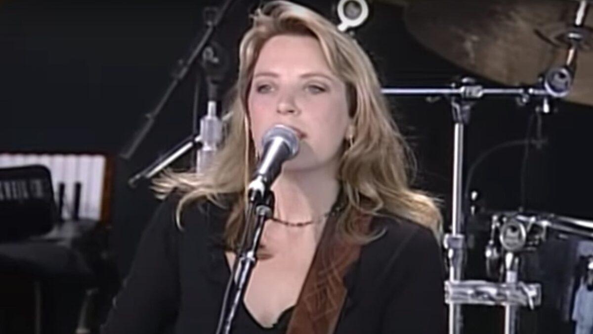 Happy Birthday Susan Tedeschi: Performing Live At Farm Aid 1999