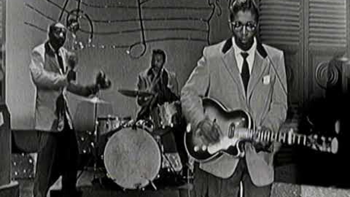 Bo Diddley "Bo Diddley" on The Ed Sullivan Show