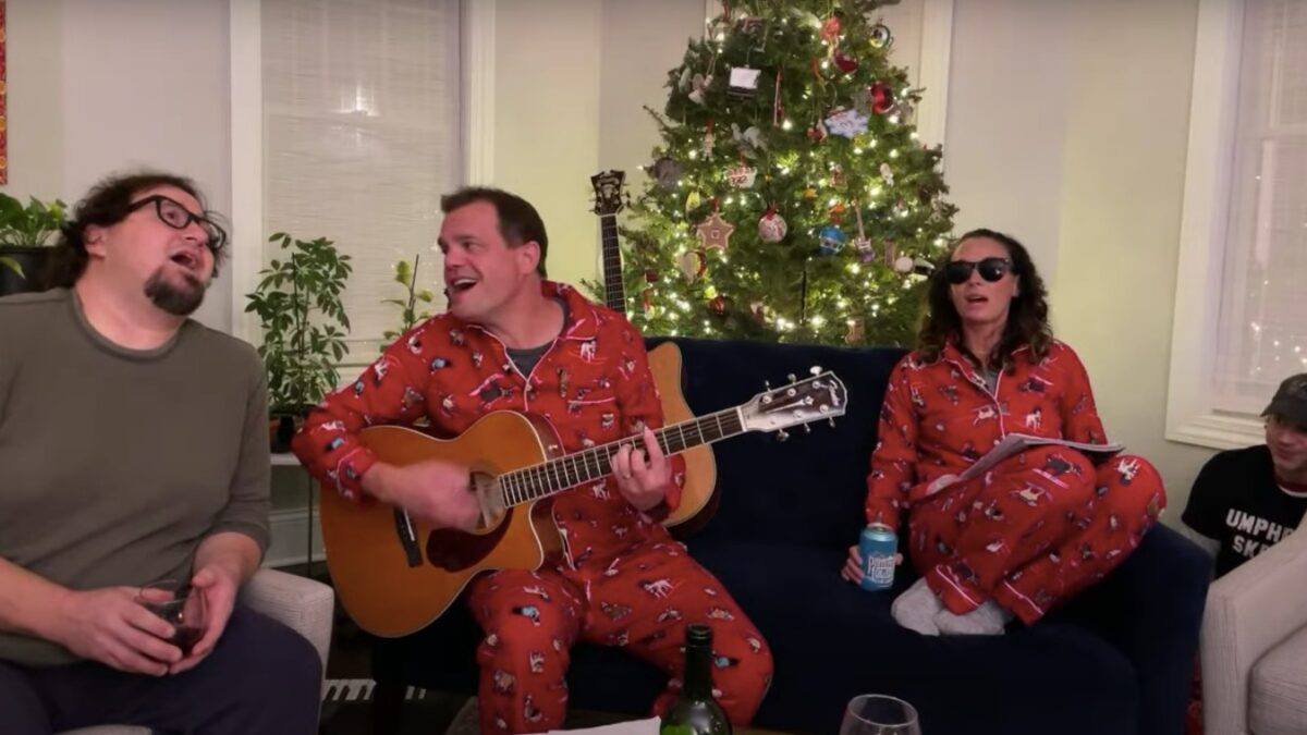 Brendan Bayliss Performs ‘Wine Not: Holiday Edition 2021’