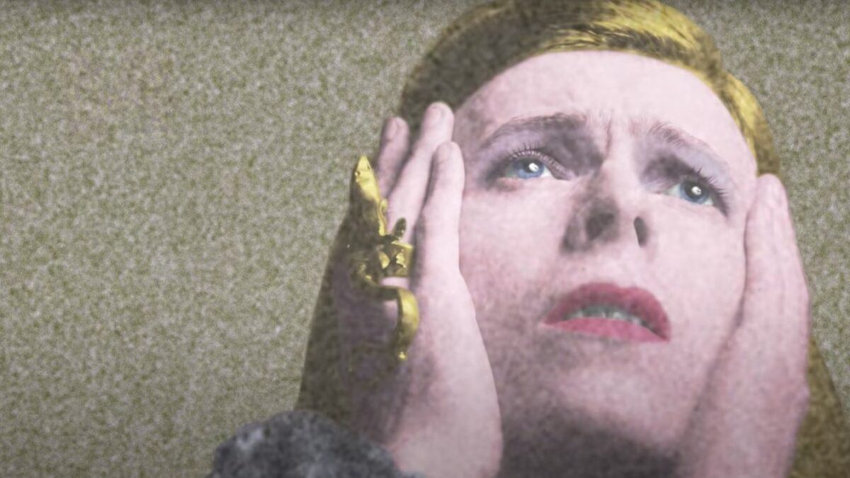 Hear David Bowie’s ‘Changes (2021 Alternative Mix)’ On 50th Anniversary Of ‘Hunky Dory’