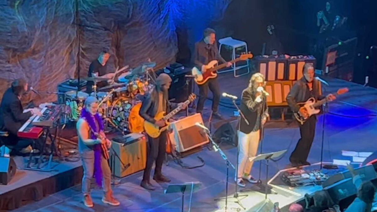 Watch Chris Robinson & Gary Clark Jr Join Arc Angels In Austin
