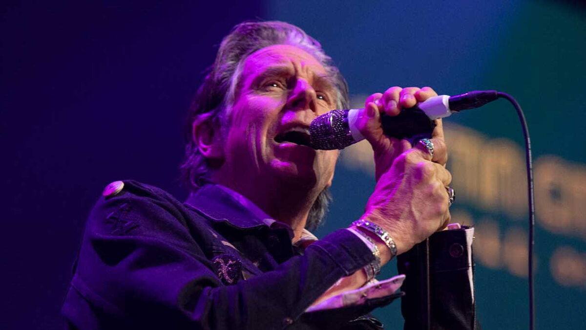 Watch John Doe & Alejandro Escovedo Perform ‘Sally Was A Cop’ For ‘Austin City Limits’: Exclusive Video Premiere
