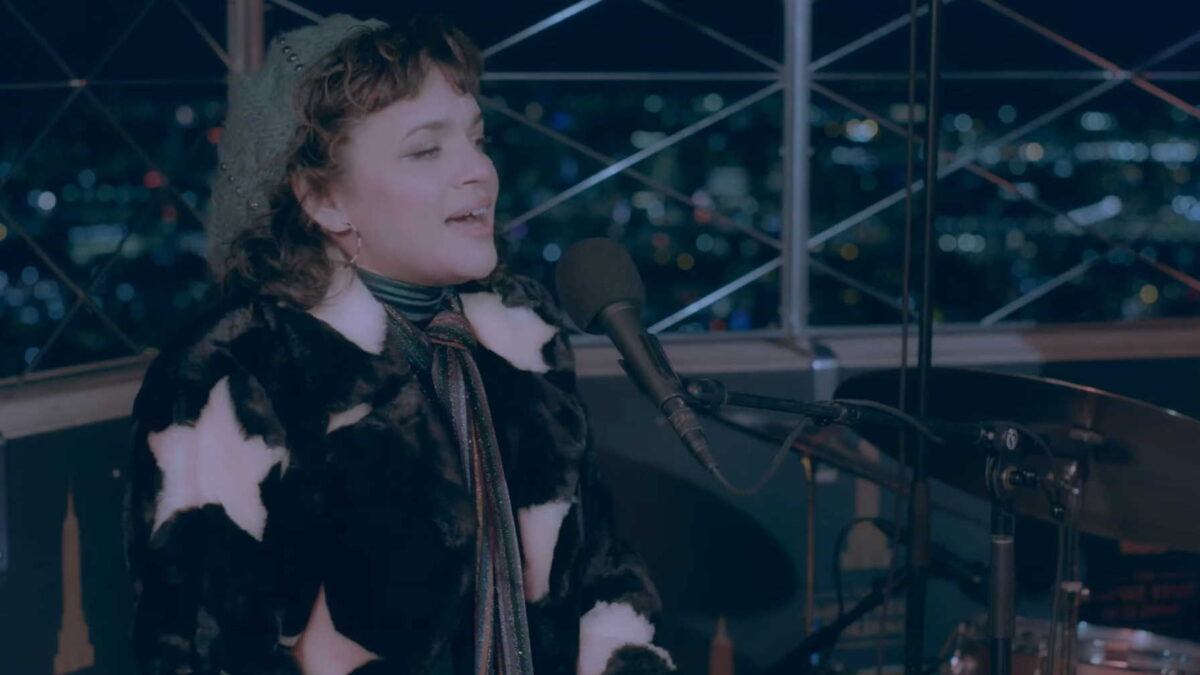 Watch Norah Jones Cover The Beatles At The Empire State Building