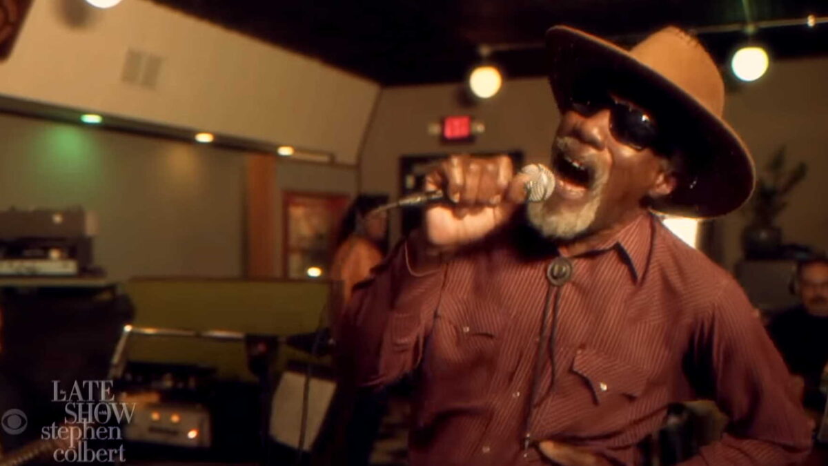 Robert Finley & Dan Auerbach Perform ‘Make Me Feel Alright’ On ‘Colbert’