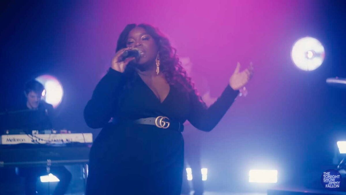 Yola Performs ‘Dancing Away In Tears’ On ‘Fallon’