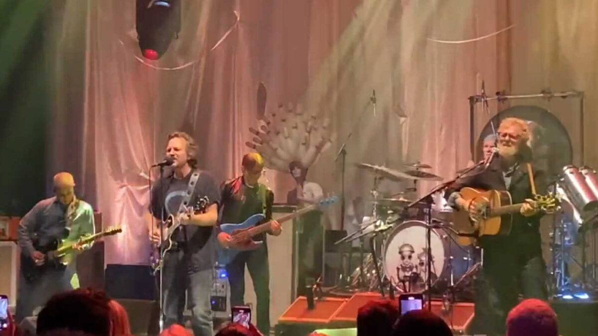 Eddie Vedder & The Earthlings Play Private Concert At The Capitol Theatre