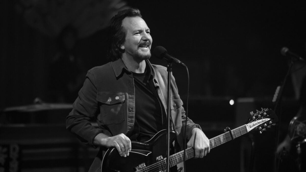 Eddie Vedder Concludes Earthlings Tour In San Diego
