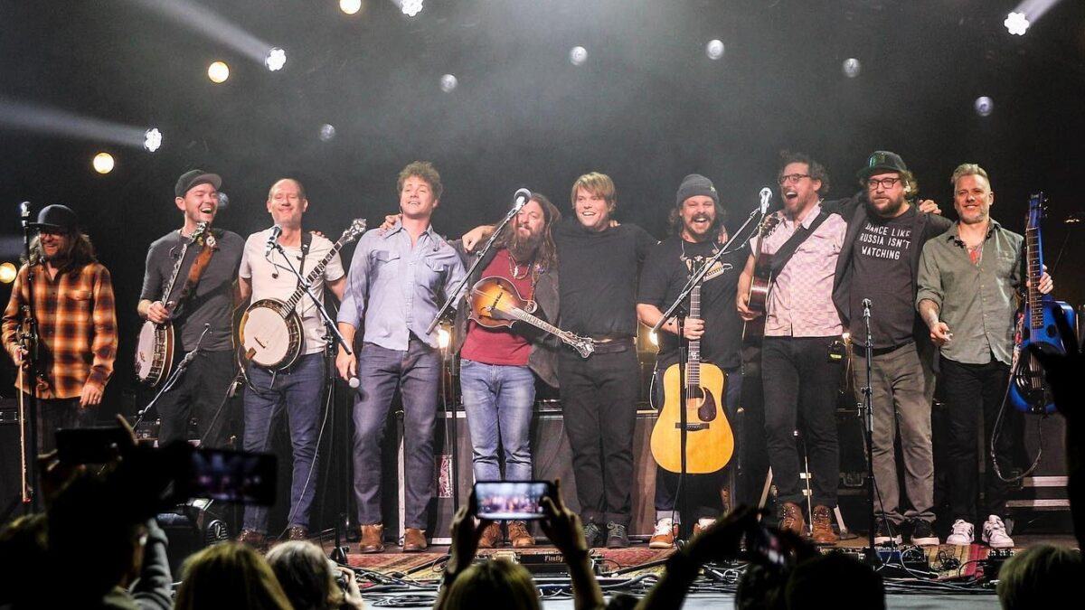Greensky Bluegrass Confirms 2023 Fall Tour With Infamous Stringdusters & Lindsay Lou