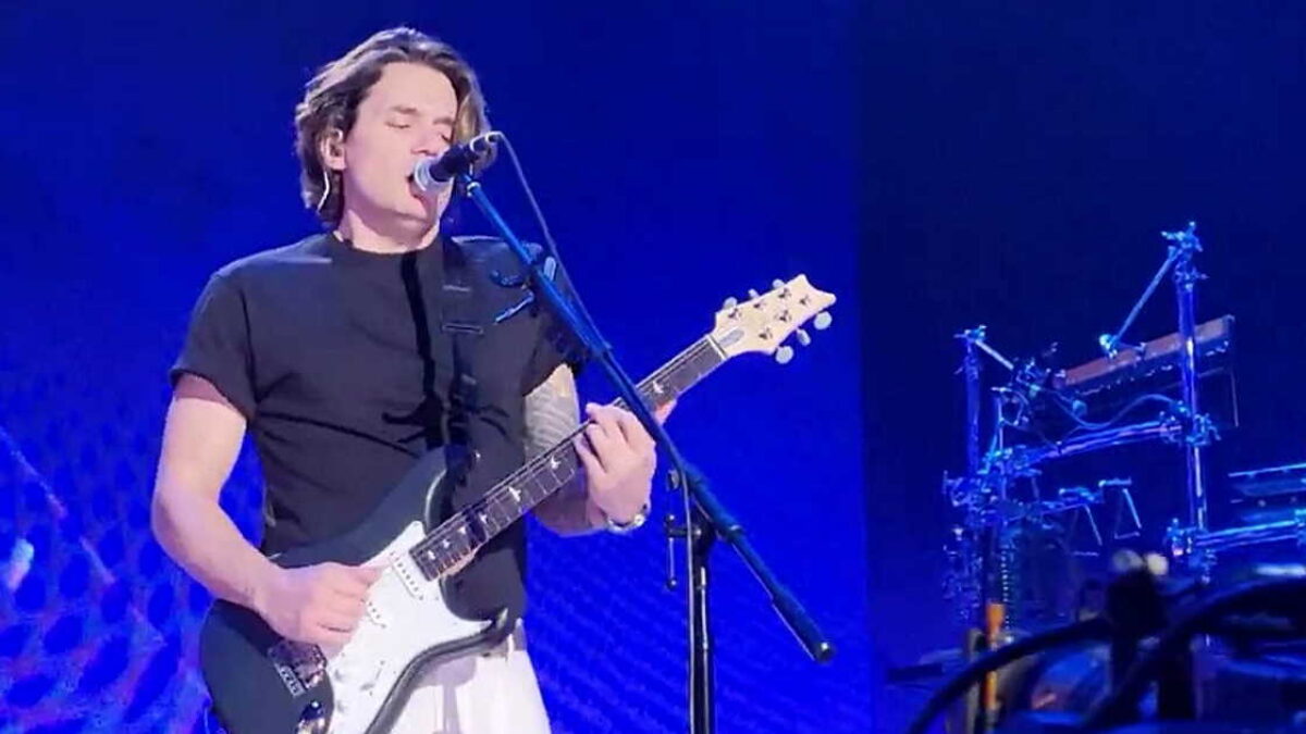 John Mayer Stops Los Angeles Show To Help Fallen Concertgoer