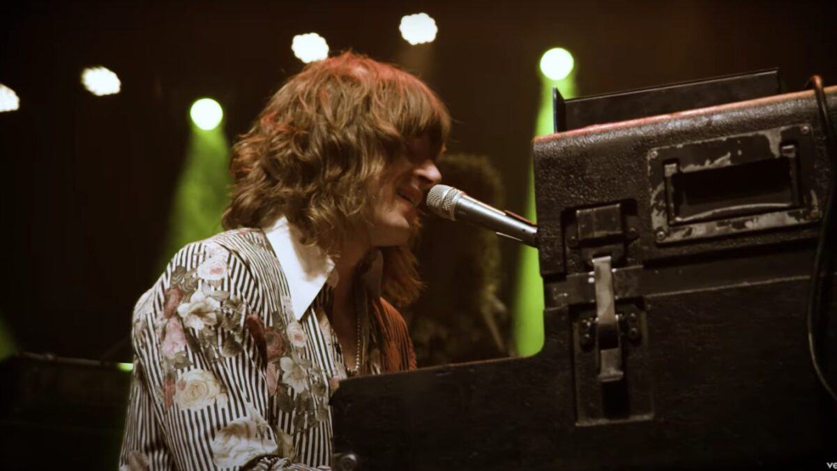 Watch Neal Francis Perform ‘Problems’ In Chicago: Pro-Shot Video