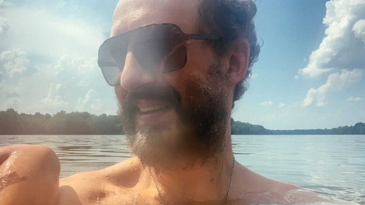 Phosphorescent Covers Nick Lowe’s ‘I'm A Mess’