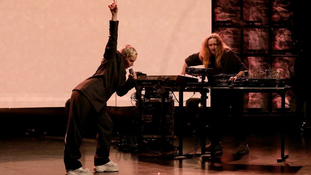 Sylvan Esso Performs ‘Numb’ On ‘Ellen’