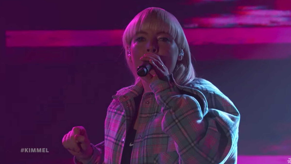 Sylvan Esso Performs ‘Ferris Wheel’ On ‘Kimmel’