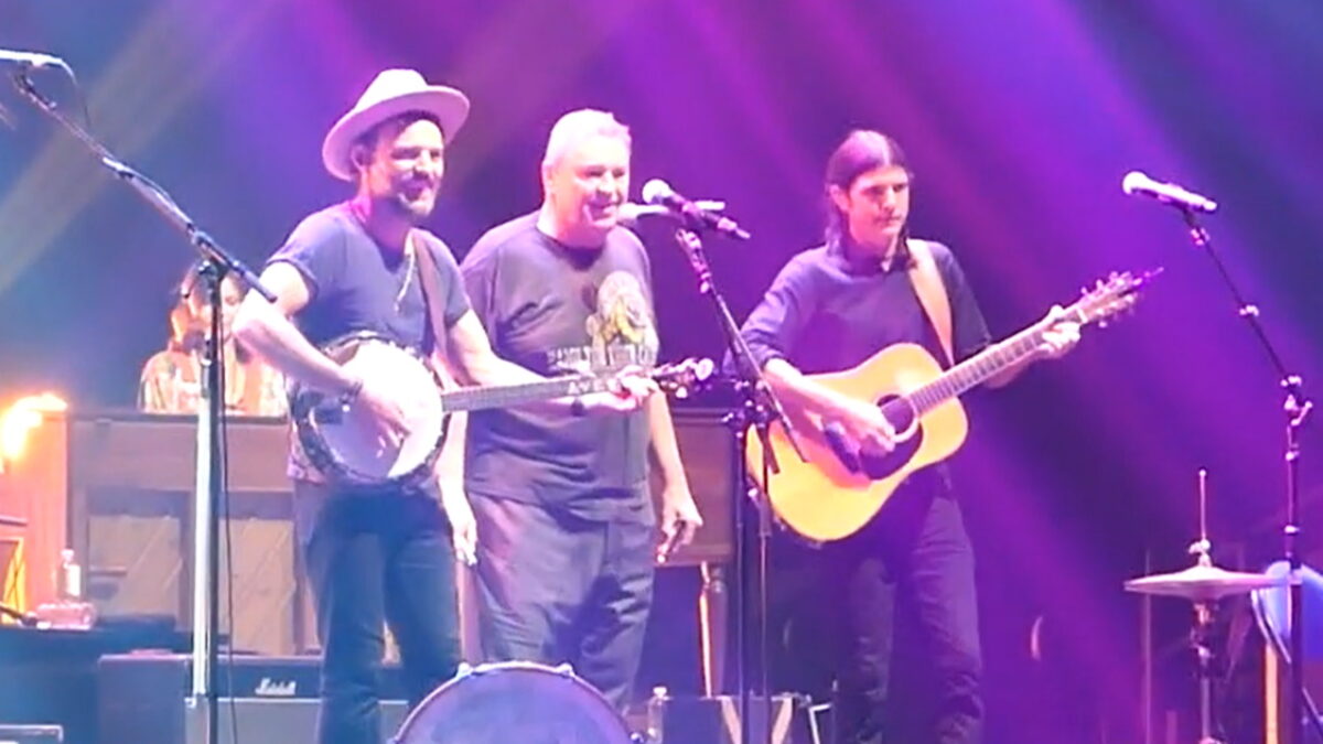 The Avett Brothers Welcome David Childers In Greensboro
