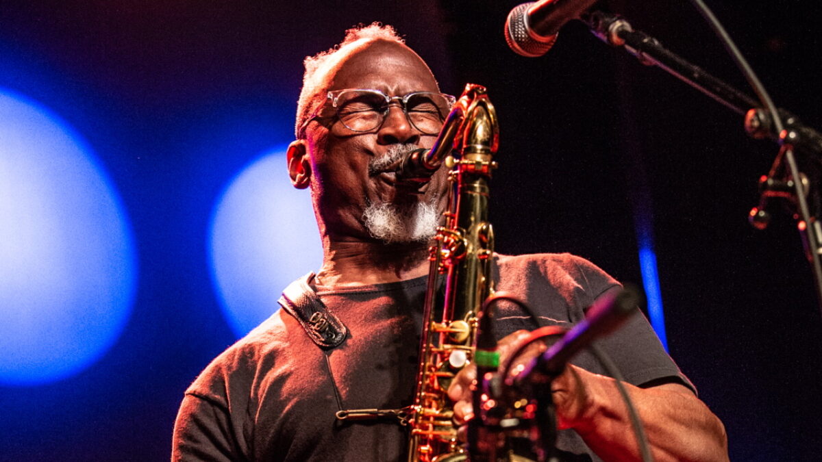 Karl Denson’s Tiny Universe Says Yes, Yes, Yes To Amy Winehouse Tribute At Jazz Fest