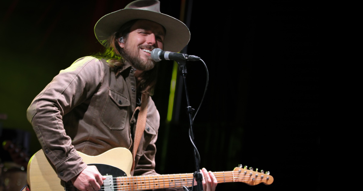 Lukas Nelson BG
