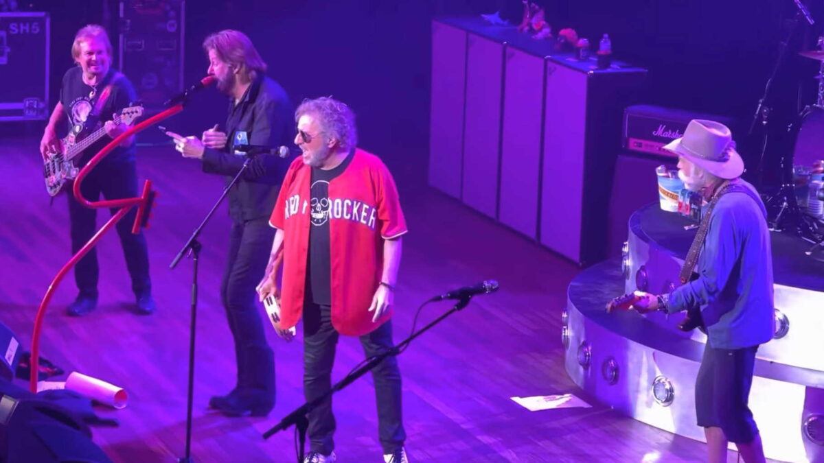 Sammy Hagar & The Circle Welcome Bob Weir At The Ryman