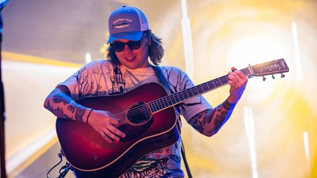 Billy Strings Debuts Bob Dylan Cover In St. Augustine