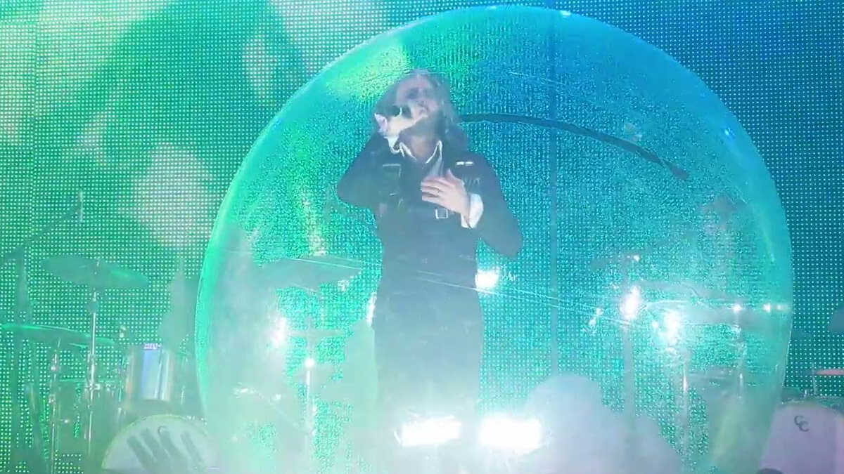 The Flaming Lips Dust Off ‘Oh My Pregnant Head’ In Chicago