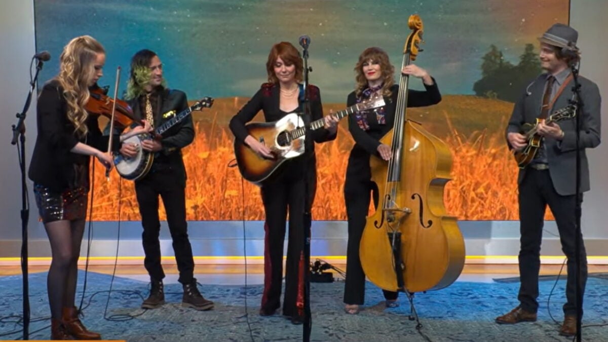 Molly Tuttle & Golden Highway Perform On ‘CBS Mornings’