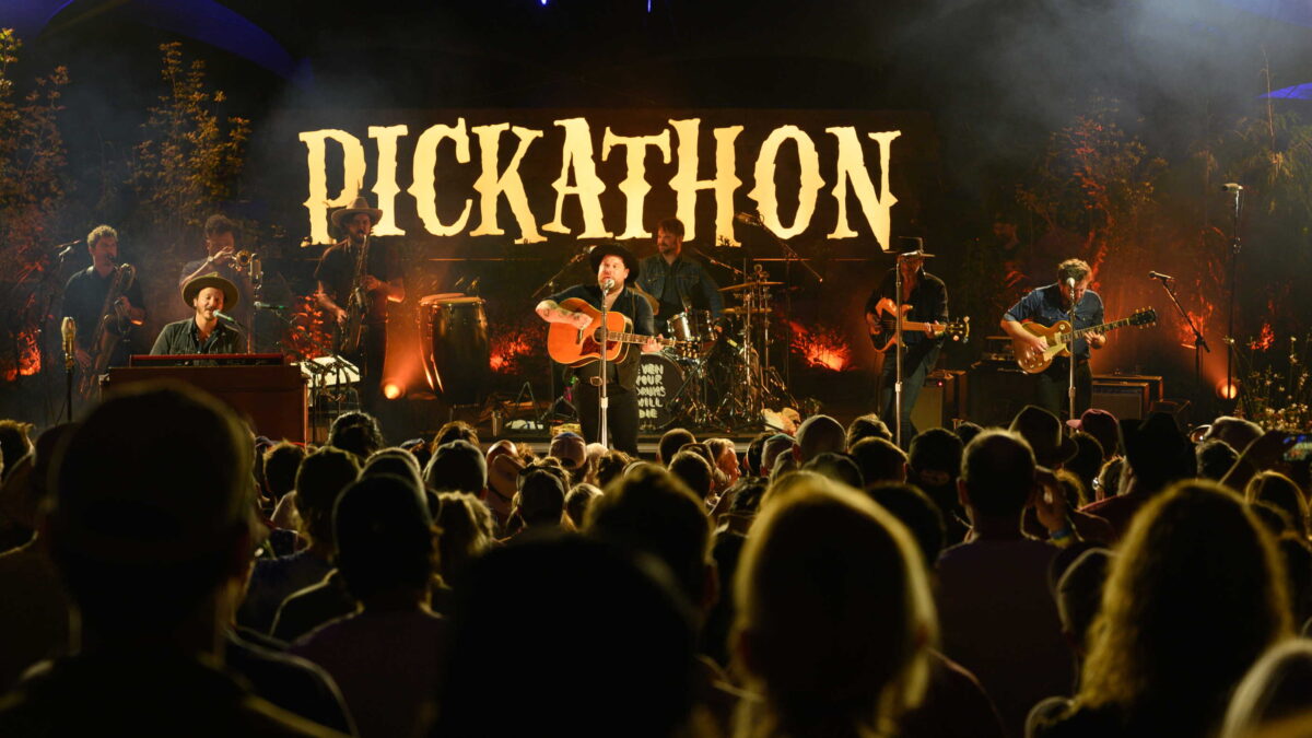 Pickathon 2022 Lineup: Valerie June, Built To Spill, Hurray For The Riff Raff & More