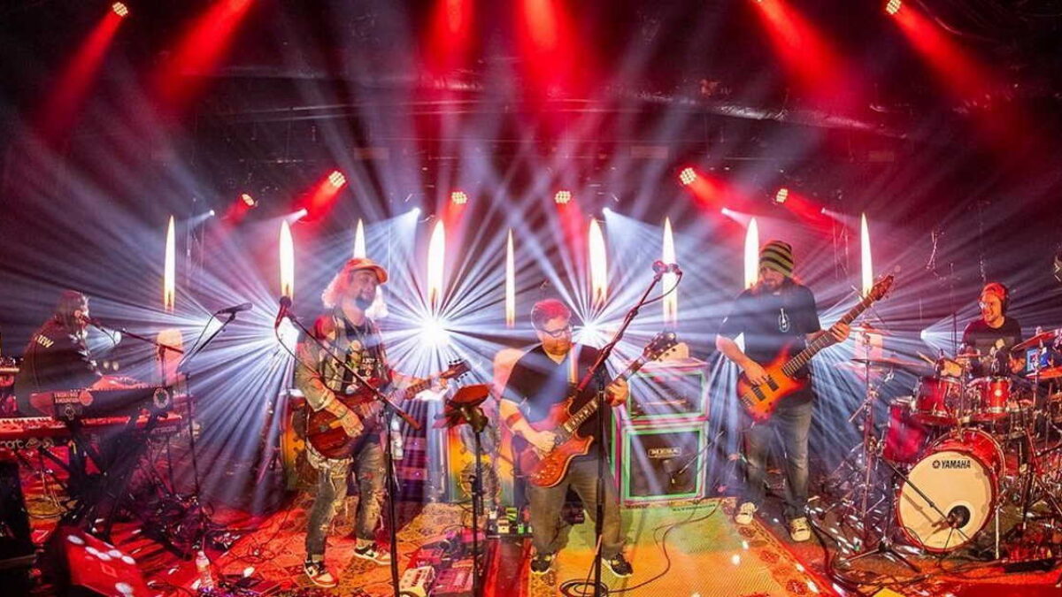 Twiddle Welcomes Pigeons Playing Ping Pong Members & Others In Baltimore