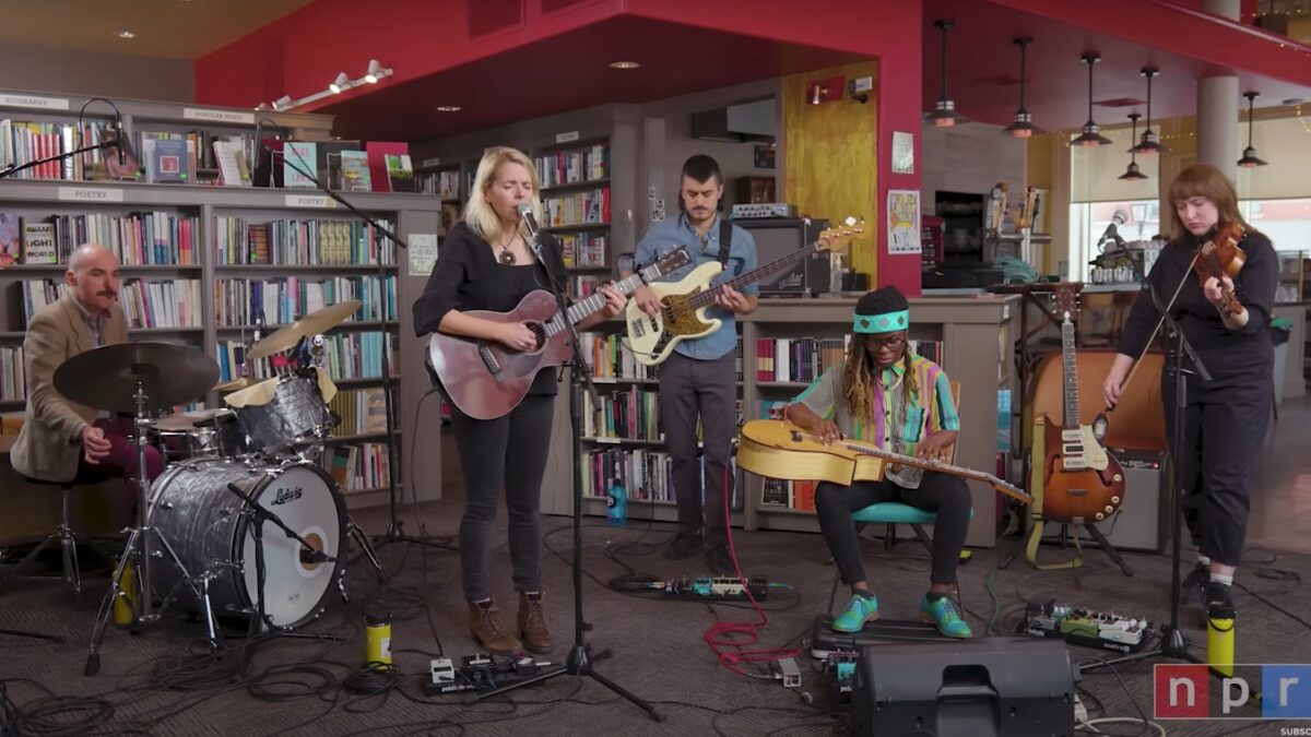 Aoife O’Donovan Performs ‘Tiny Desk (Home) Concert’