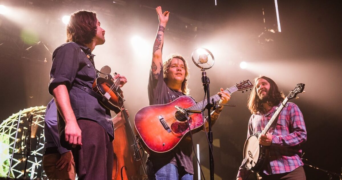 Billy Strings Mission