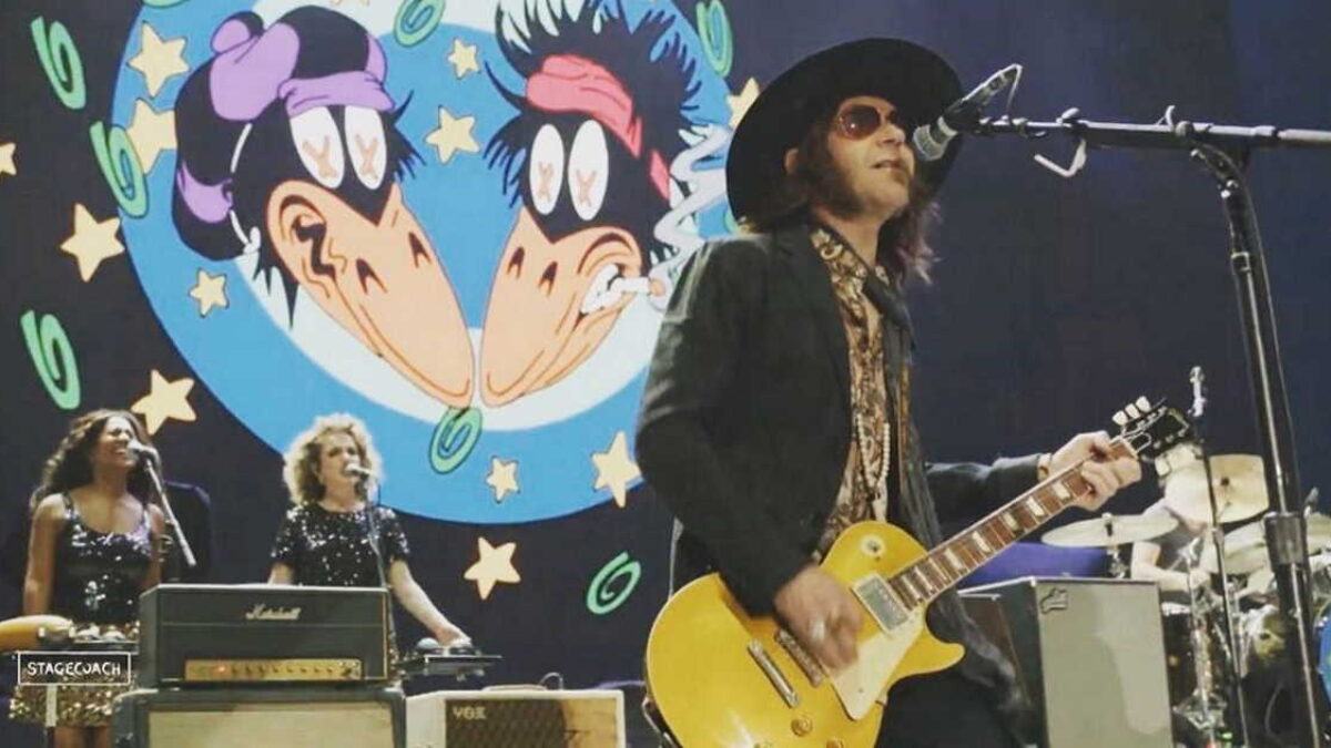 Watch The Black Crowes & Charlie Starr Perform ‘Twice As Hard’ At Stagecoach 2022: Pro-Shot Video