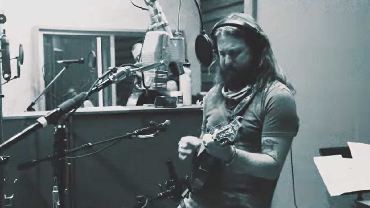 Watch Greensky Bluegrass & Holly Bowling Perform ‘Last Winter In The Copper Country’